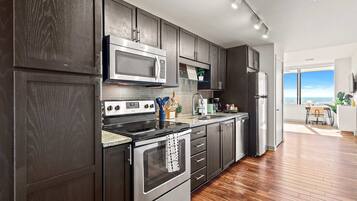 Fridge, microwave, oven, stovetop