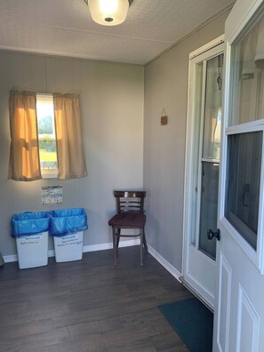 Interior - Private cottage to enjoy while taking in a view of the Darnley basin! (Kensington)