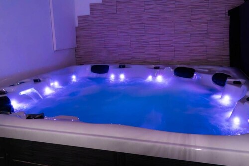 Jacuzzi/sauna/proche Montbéliard-Perle D'eau