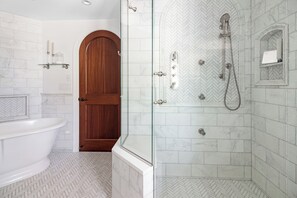Dusche, Handtücher, Seife, Toilettenpapier