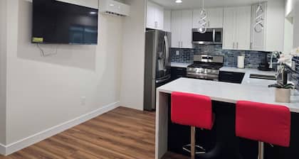 New Luxury apartment with AC / Free parking
