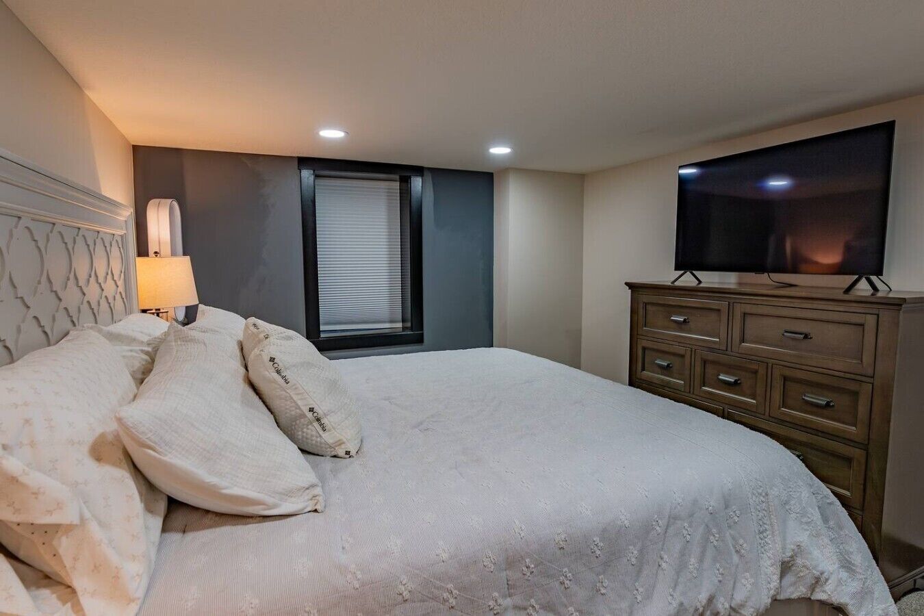 Desk, iron/ironing board, WiFi (free), bed sheets