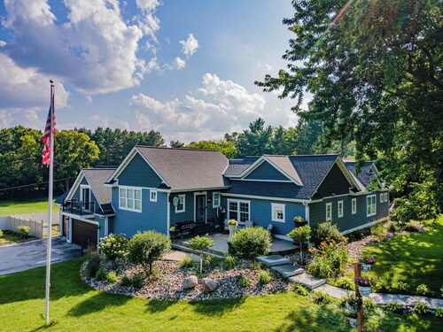  5BR Escape w/ Hidden Speakeasy, Theater, Hot Tub