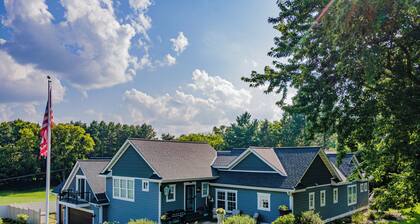 5BR Escape w/ Hidden Speakeasy, Theater, Hot Tub