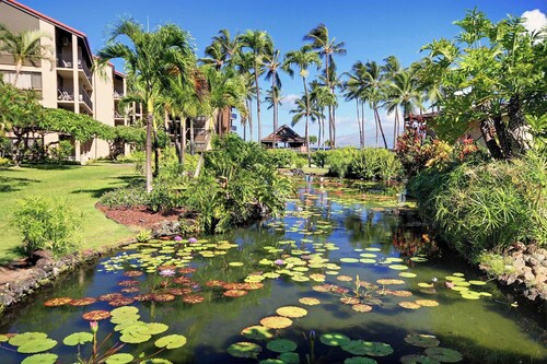 3-bedroom Papakea resort in enchanting Lahaina adjacent to Kaanapali with AC