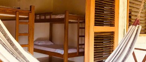 6 bedrooms, internet, bed sheets