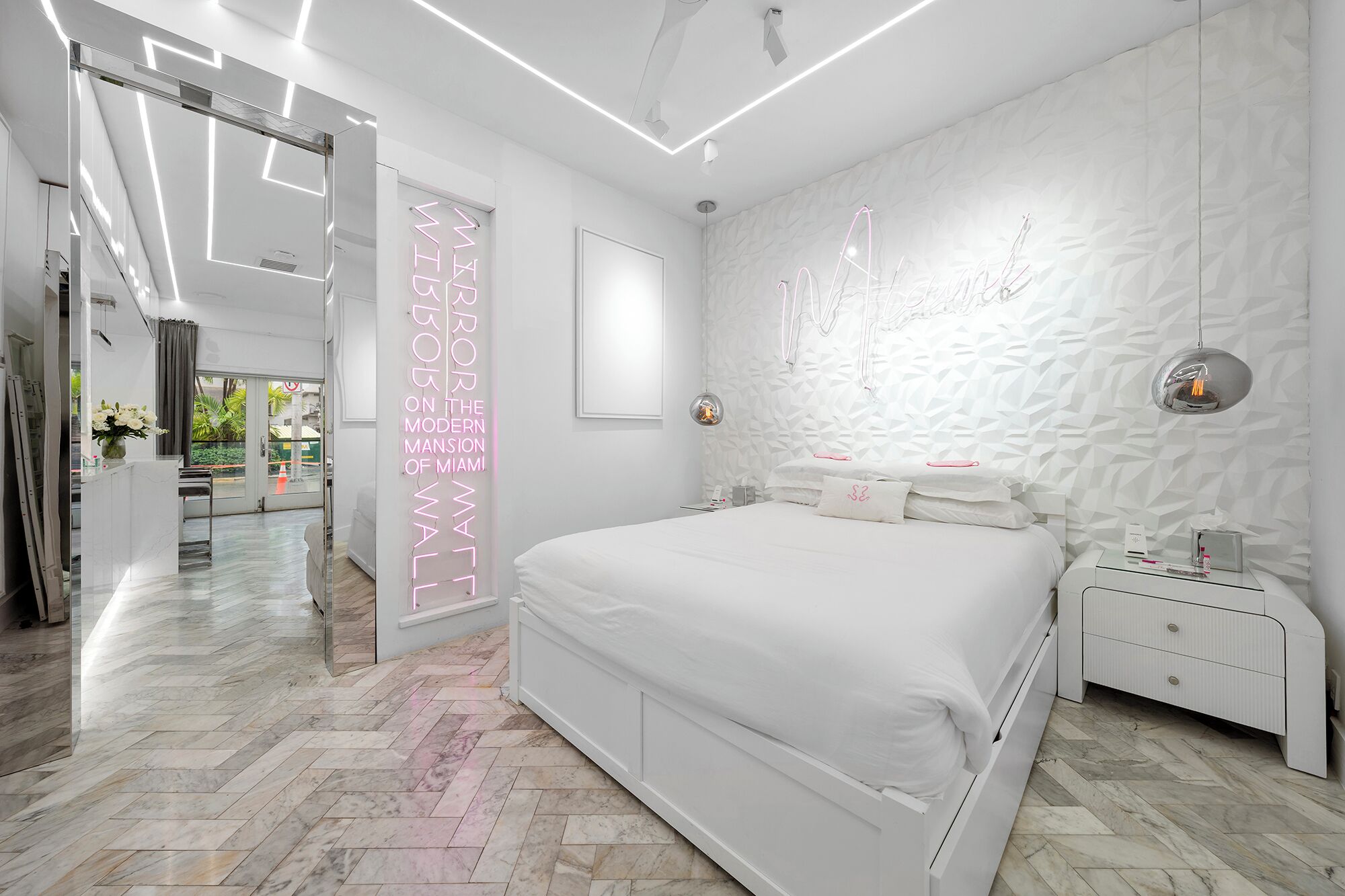 1 sovrum, värdeförvaringsskåp på rummet och strykjärn/strykbräda