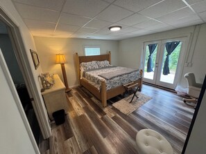 2 slaapkamers, een strijkplank/strijkijzer, wifi, beddengoed