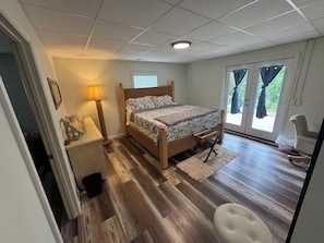2 slaapkamers, een strijkplank/strijkijzer, wifi, beddengoed