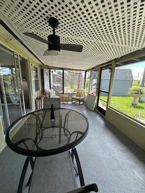 Outdoor dining - Pet-Friendly Canal Home in Sebring – Easy Access to Lake Jackson! (Sebring)