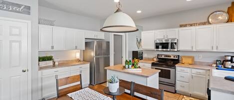 Micro-ondes, four, plaque de cuisson, lave-vaisselle