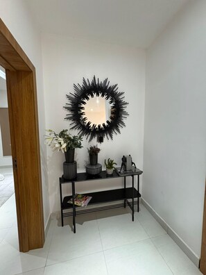 Luxury Apartment, Balcony, Courtyard View | Living area