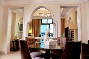 Dining - FullView BurjKhalifa and Fountan-Souk Al Bahar Dream View Holiday Homes (Dubai)