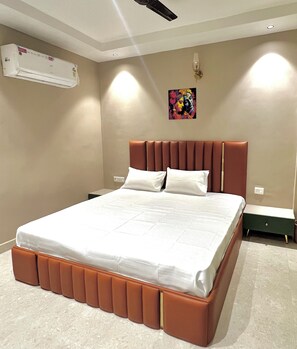 3 habitaciones, escritorio, wifi gratis y ropa de cama