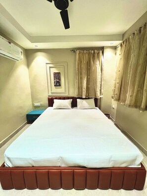 3 bedrooms, desk, free WiFi, bed sheets