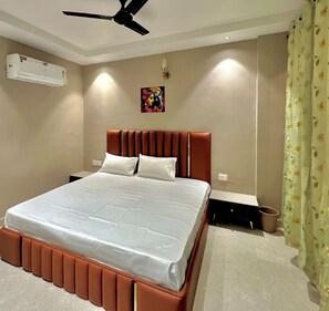 3 Schlafzimmer, Schreibtisch, kostenloses WLAN, Bettwäsche