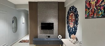 3-bedroom family friendly apartment in lovely Agra with fitness room, AC