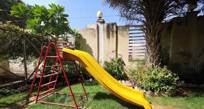 3-bedroom family friendly apartment in lovely Agra with fitness room, AC