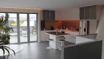 Fridge, microwave, oven, stovetop