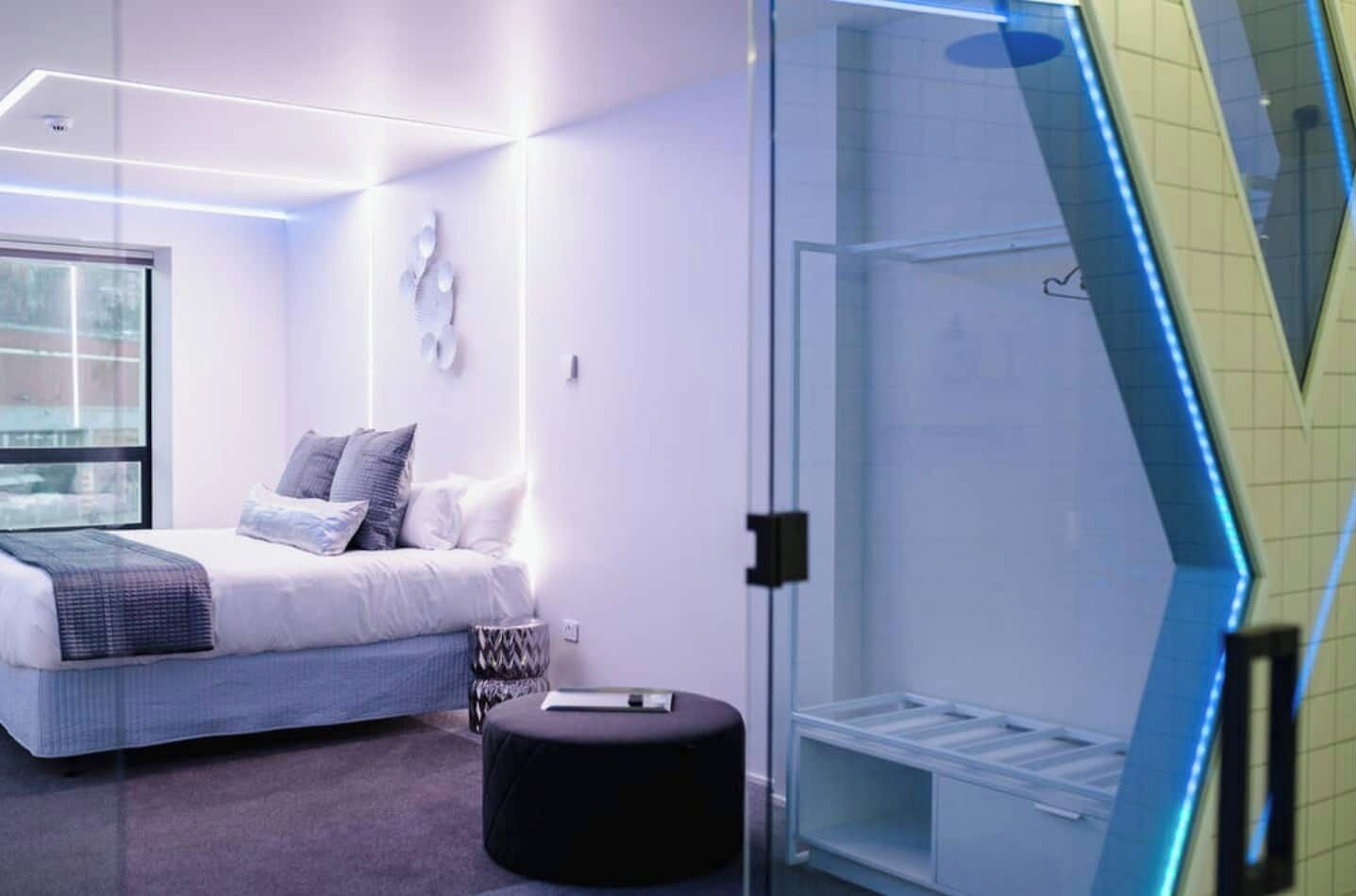 1 habitación, tabla de planchar con plancha, wifi gratis y ropa de cama 