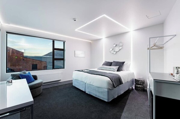 Iron/ironing board, free WiFi, bed sheets