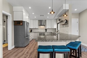 Microwave, dishwasher