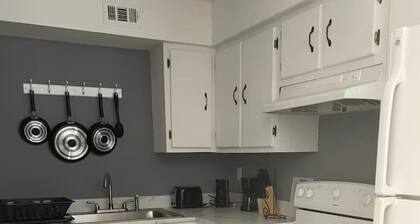 Charming 2-bedroom apartment in wonderful Eagle Pass with AC
