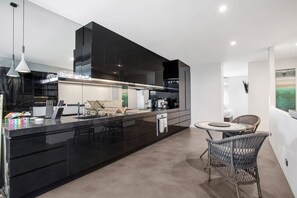 Oven, stovetop, dishwasher, coffee/tea maker