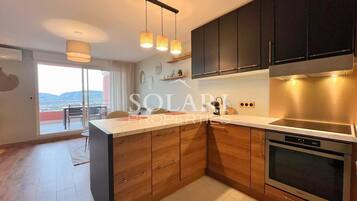 Micro-ondes, four, plaque de cuisson, lave-vaisselle