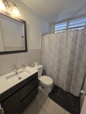 Towels, soap, toilet paper - Casa Elena - Live like a Local in Bayamón (Bayamon)