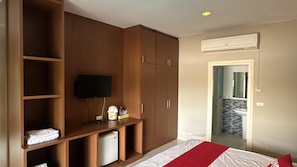 3 bedrooms, internet, bed sheets