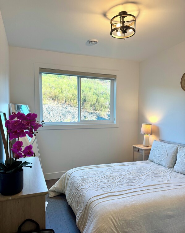 1 bedroom, desk, free WiFi, bed sheets