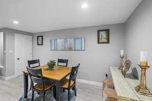 Dining - Autumn Estate (Westport)
