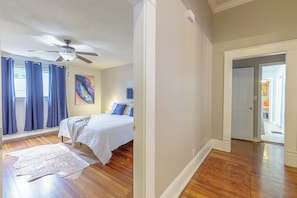 3 bedrooms, iron/ironing board, WiFi, bed sheets