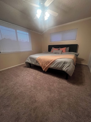 3 habitaciones, tabla de planchar con plancha y wifi gratis 