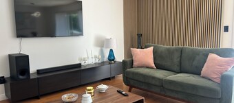 Modern West Hills Home – 3 Bedrooms, 2 Baths, Great Location