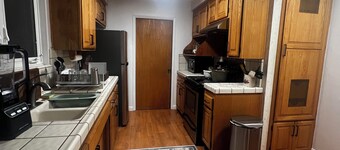 Modern West Hills Home – 3 Bedrooms, 2 Baths, Great Location