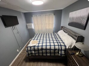 2 habitaciones, tabla de planchar con plancha, wifi y ropa de cama