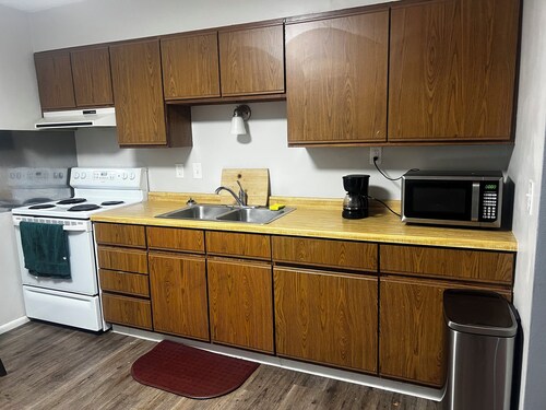 2-bedroom apartment in amazing Fargo with AC