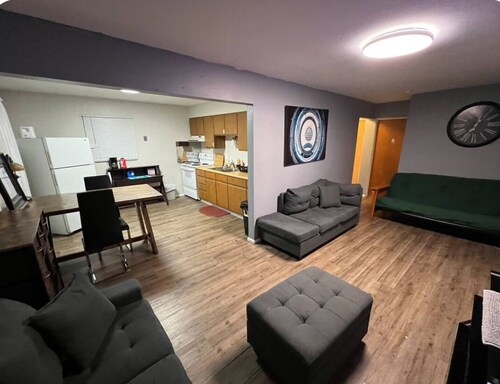 2-bedroom apartment in amazing Fargo with AC