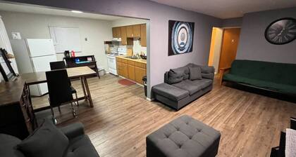 2-bedroom apartment in amazing Fargo with AC