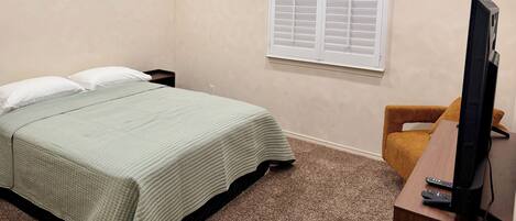 4 chambres, fer et planche à repasser, Wi-Fi, draps fournis