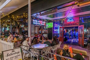 Dining - Luxe 4BR Loft in Valley w/ Rooftop Tce & Parking (Brisbane)