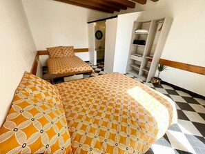 1 室のベッドルーム、WiFi (無料)、ベッドシーツ