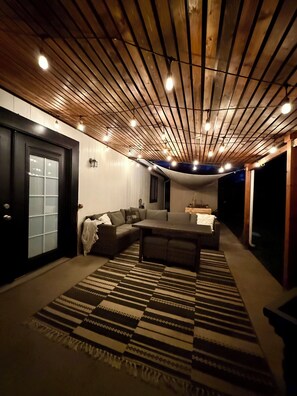 Interior - 3-bedroom house in fabulous Farmington with big backyard for hosting (Farmington)