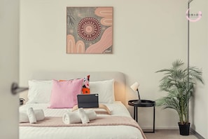 2 bedrooms, iron/ironing board, WiFi, bed sheets - Saṃsāra - Residence on Flinders (Adelaide)