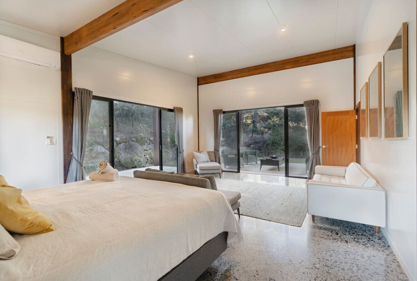 Fer et planche à repasser, Wi-Fi gratuit, draps fournis