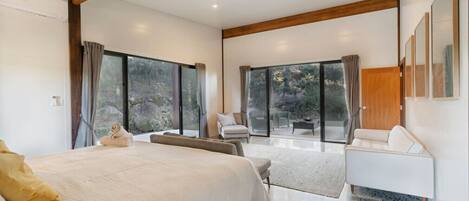 Fer et planche à repasser, Wi-Fi gratuit, draps fournis