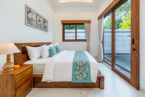 Family Private Pool Villa | Desk, free WiFi, bed sheets
