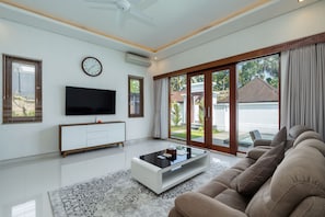 Premier Private Pool Villa | Living area